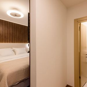 Deluxe Zimmer mit Kingsize-Bett